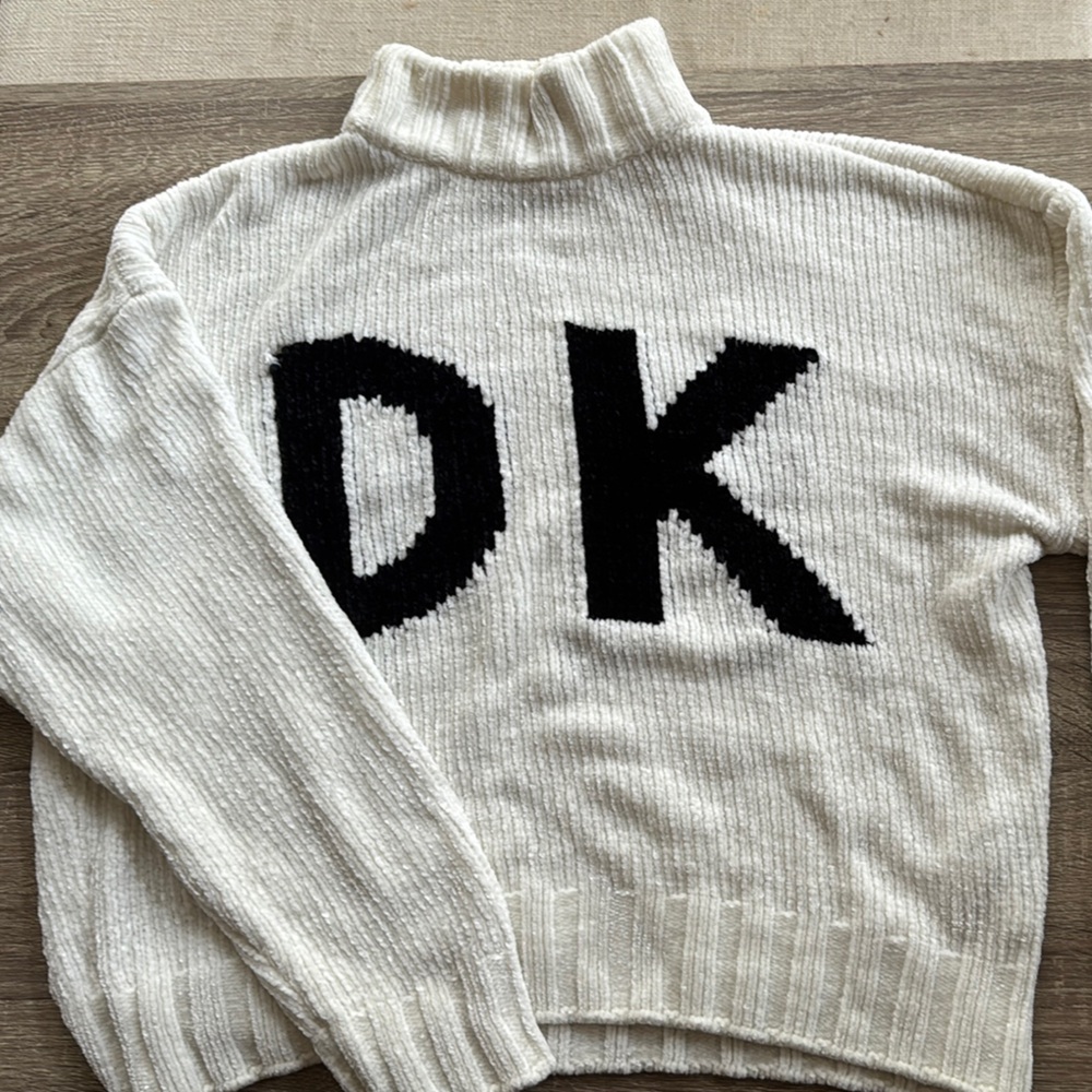 DKNY very soft sweater